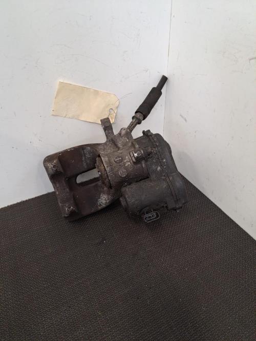 Image Etrier arriere gauche (freinage) - MERCEDES CLASSE CLA 117
