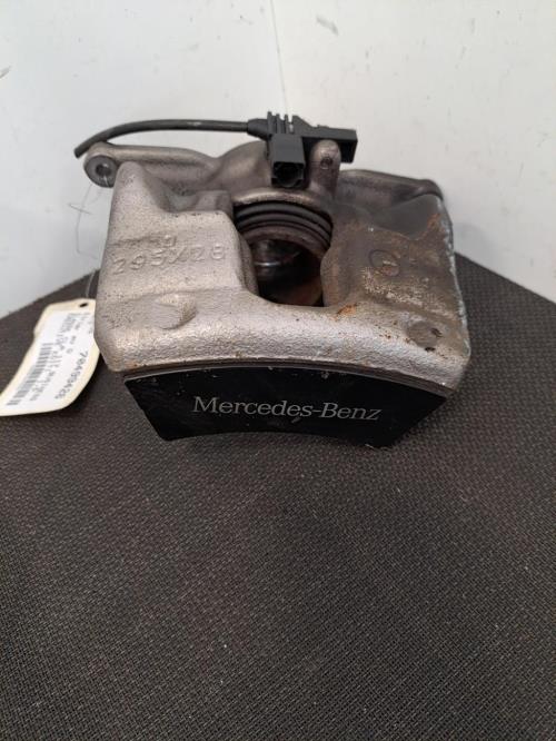 Image Etrier avant droit (freinage) - MERCEDES CLASSE CLA 117