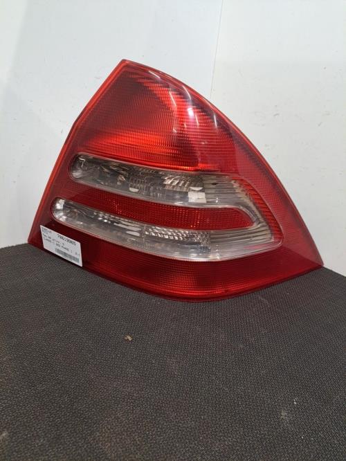 Image Feu arriere principal droit (feux) - MERCEDES CLASSE C 203