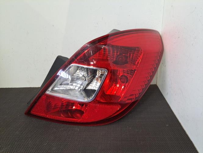 Image Feu arriere principal droit (feux) - OPEL CORSA D