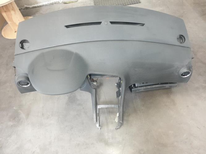 Image Tableau de bord - PEUGEOT 5008 1