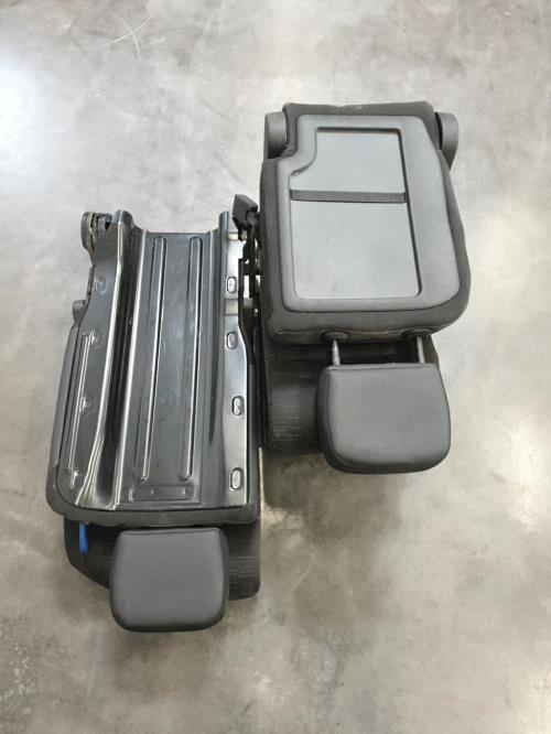 Image Siege avant droit (banquette double) - CITROEN BERLINGO 2