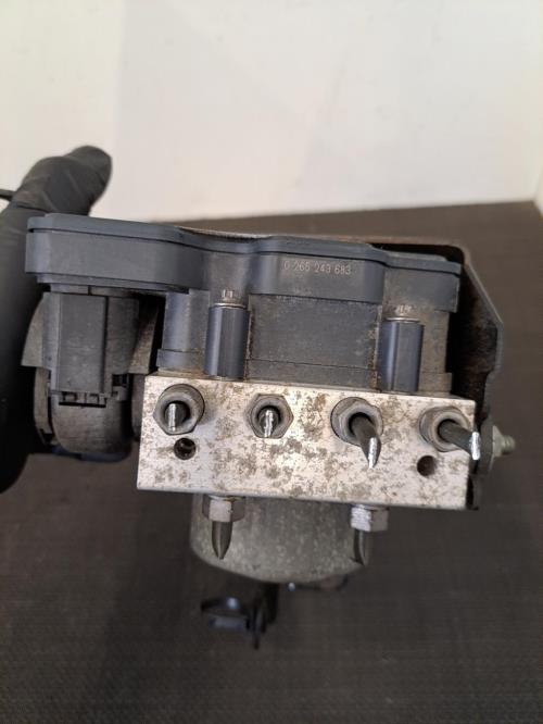 Image Bloc ABS (freins anti-blocage) - RENAULT CLIO 4