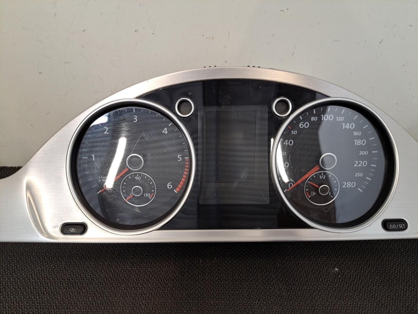 Compteur VOLKSWAGEN PASSAT 5 CC COUPE Diesel - 1