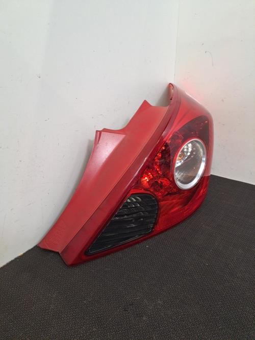 Image Feu arriere principal droit (feux) - OPEL CORSA D