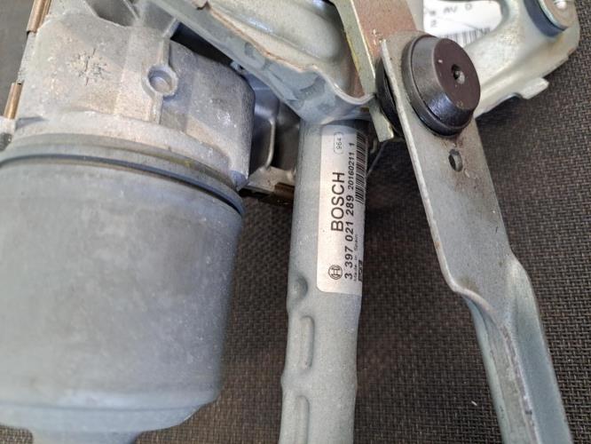 Image Moteur essuie glace avant droit - PEUGEOT 5008 1