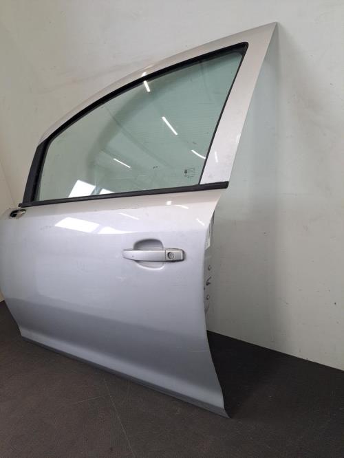 Image Porte avant gauche - OPEL CORSA D