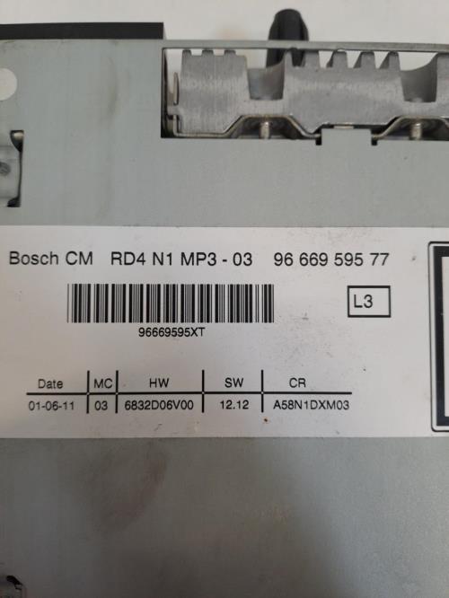 Image Autoradio d'origine - PEUGEOT 5008 1
