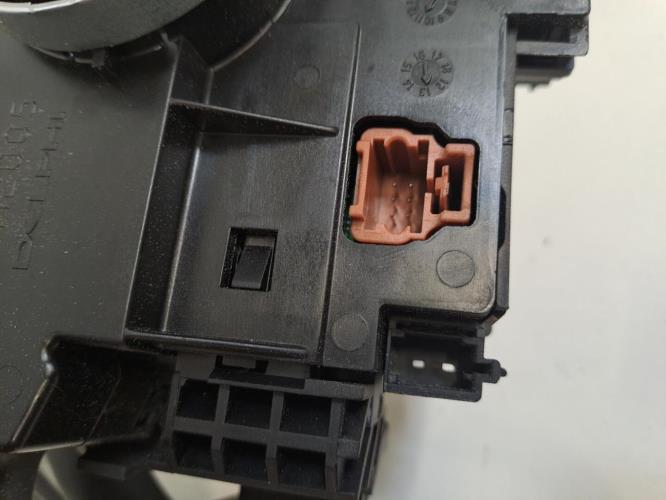 Image Com (Bloc Contacteur Tournant+Commodo Essuie Glace+Commodo Phare) - CITROEN BERLINGO 2