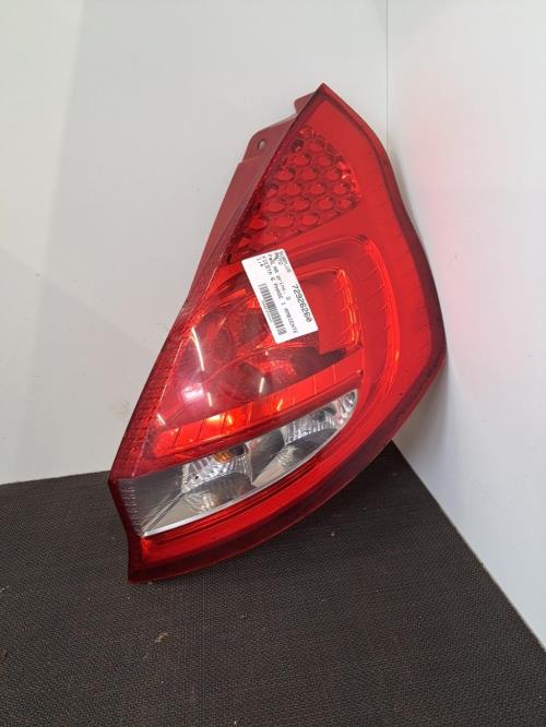 Image Feu arriere principal droit (feux) - FORD FIESTA 6