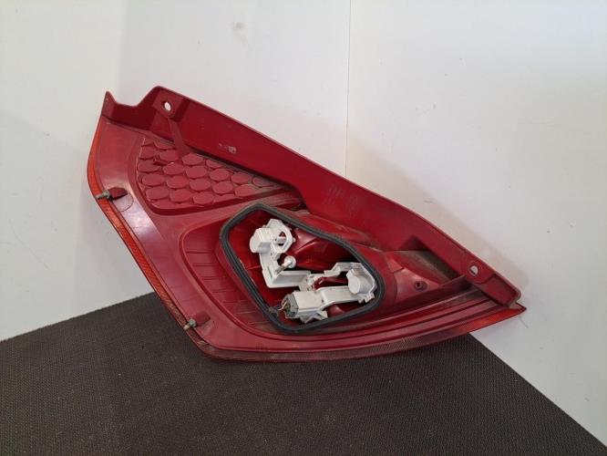 Image Feu arriere principal droit (feux) - FORD FIESTA 6