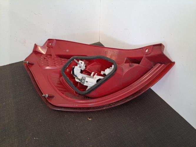 Image Feu arriere principal droit (feux) - FORD FIESTA 6