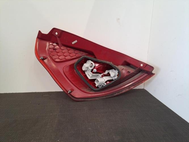 Image Feu arriere principal droit (feux) - FORD FIESTA 6