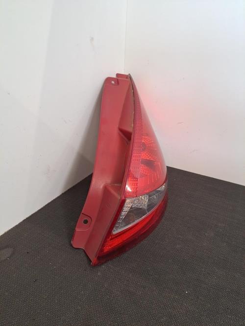 Image Feu arriere principal droit (feux) - FORD FIESTA 6