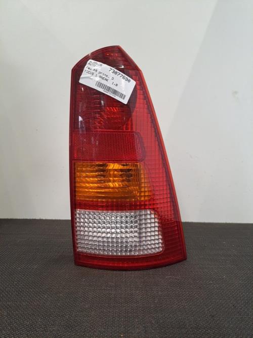 Image Feu arriere principal droit (feux) - FORD FOCUS 1
