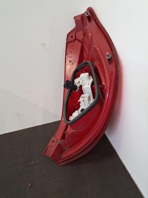 Image Feu arriere principal gauche (feux) - FORD FIESTA 6