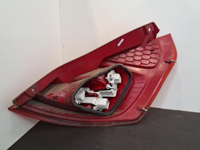 Image Feu arriere principal gauche (feux) - FORD FIESTA 6