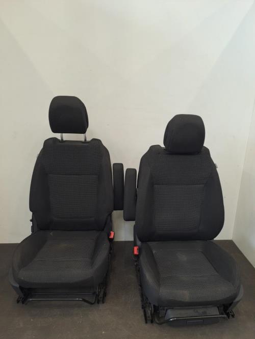 Image Interieur complet - PEUGEOT 5008 1