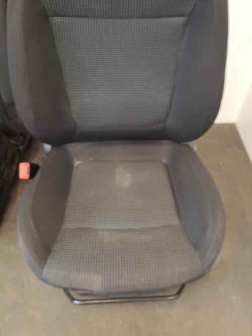 Image Interieur complet - PEUGEOT 5008 1