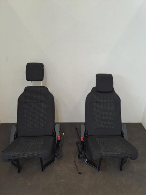 Image Interieur complet - PEUGEOT 5008 1