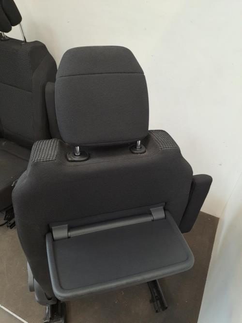 Image Interieur complet - PEUGEOT 5008 1