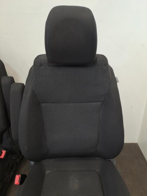 Image Interieur complet - PEUGEOT 5008 1