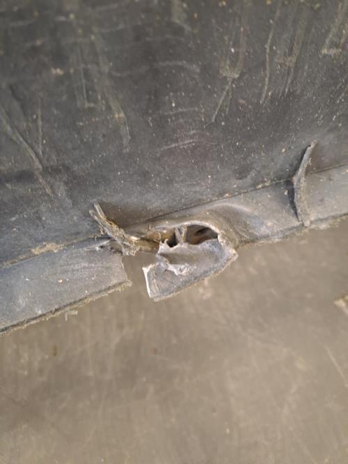 Image Pare choc avant - SEAT TOLEDO 3