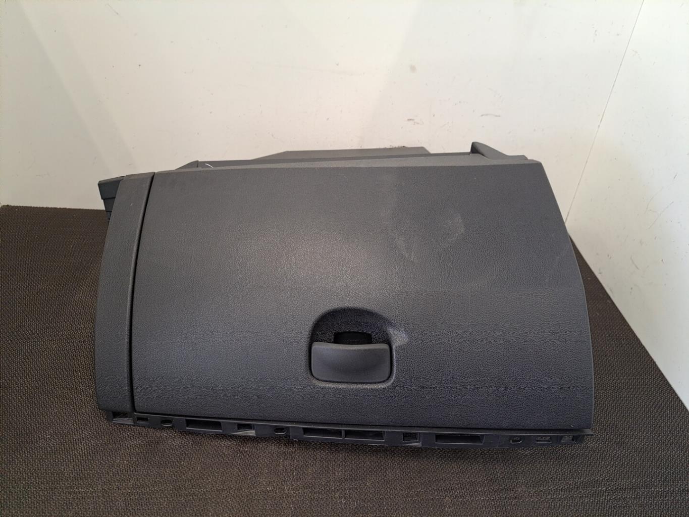 Boite a gants RENAULT CLIO 3 PHASE 2  - 1