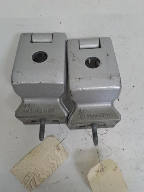 Image Charniere de porte de coffre gauche - RENAULT MASTER III
