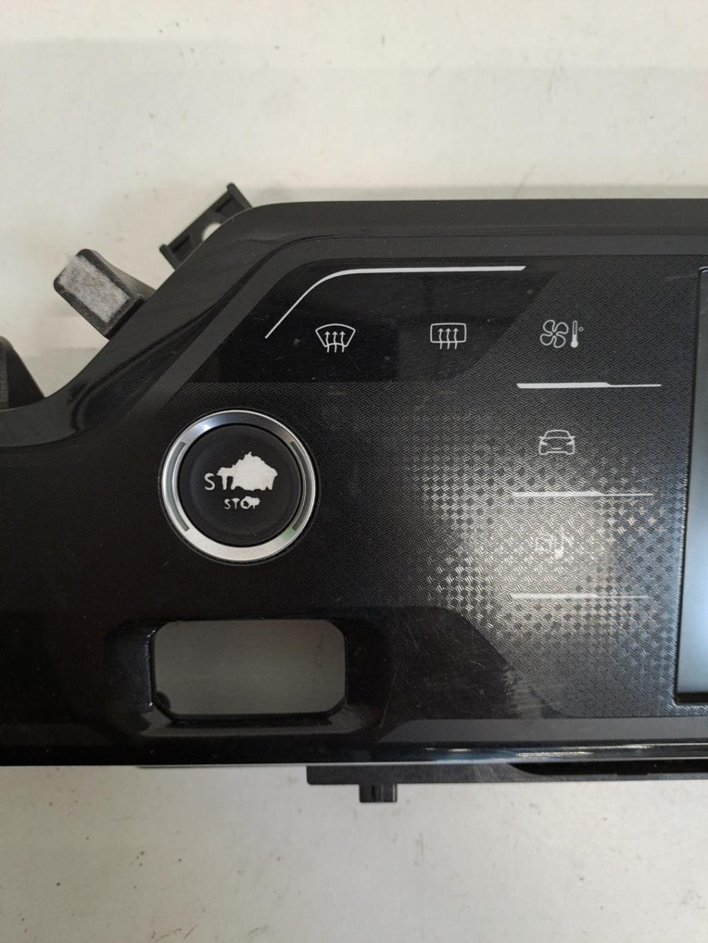 Ecran GPS CITROEN C4 PICASSO 2 PHASE 1 Diesel - 1