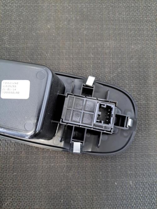 Image Interrupteur de leve vitre avant droit - FIAT 500L