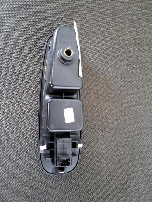 Image Interrupteur de leve vitre avant droit - FIAT 500L
