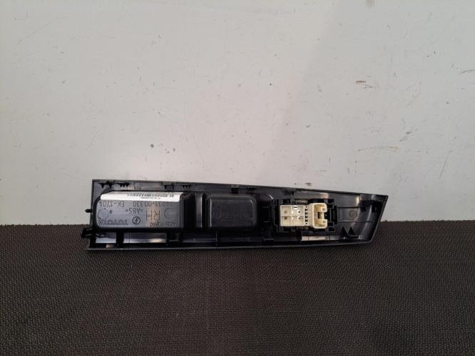 Image Interrupteur de leve vitre avant droit - TOYOTA YARIS 3