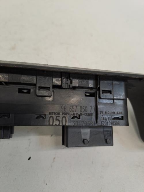 Image Interrupteur de leve vitre avant gauche - CITROEN C4 2