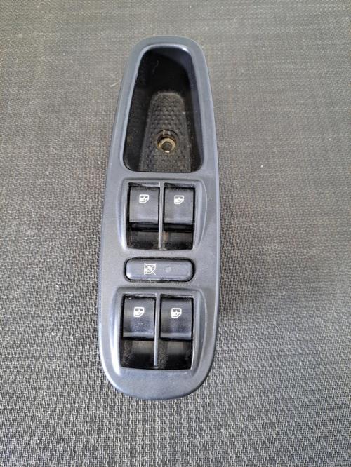 Image Interrupteur de leve vitre avant gauche - FIAT 500L