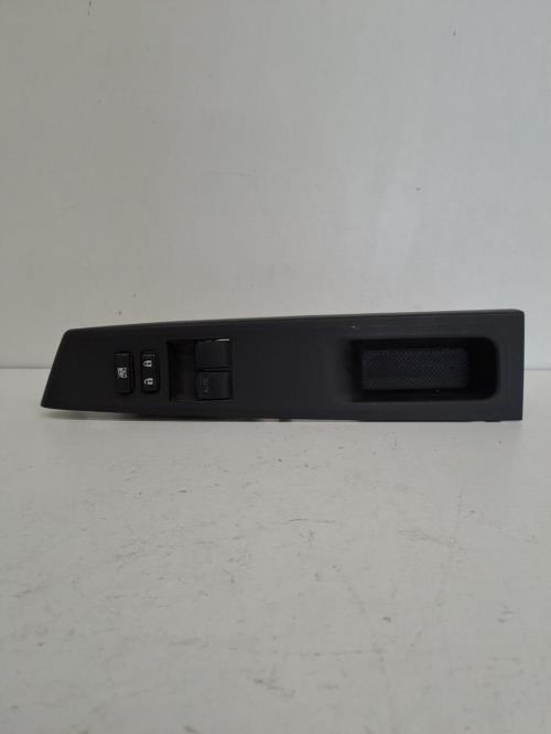 Image Interrupteur de leve vitre avant gauche - TOYOTA YARIS 3