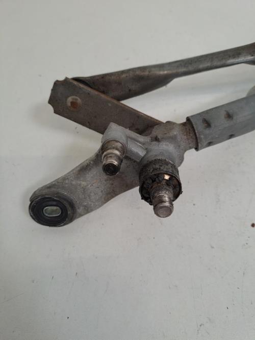 Image Moteur essuie glace avant - TOYOTA YARIS 3