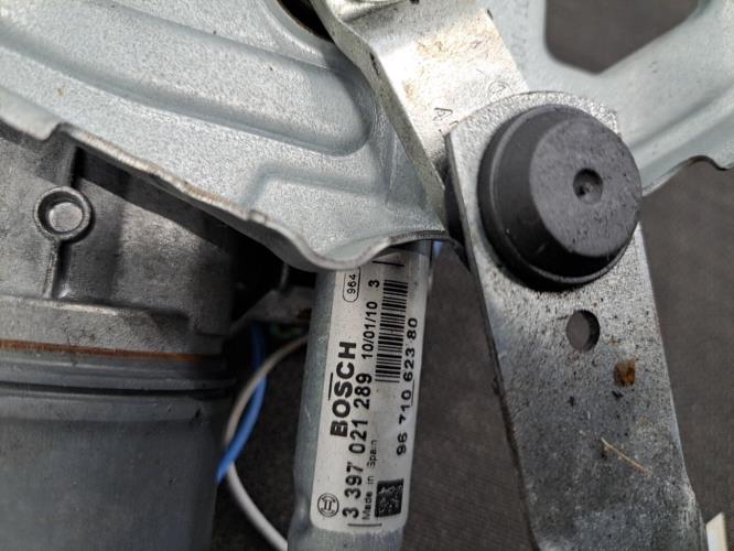 Image Moteur essuie glace avant droit - PEUGEOT 3008 1