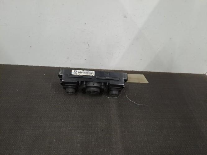 Image Commande chauffage - PEUGEOT 3008 1