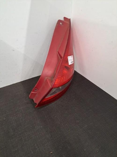 Image Feu arriere principal droit (feux) - FORD FIESTA 6