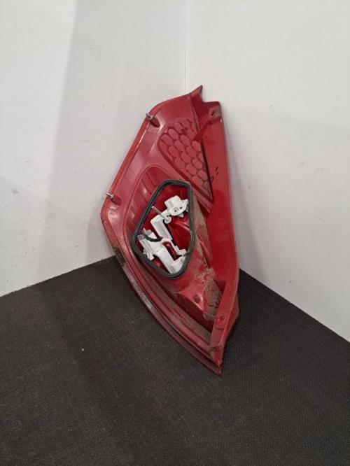 Image Feu arriere principal droit (feux) - FORD FIESTA 6