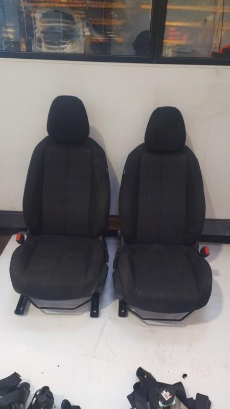 Interieur complet PEUGEOT 308 2 SW PHASE 1 BREAK Diesel - 1
