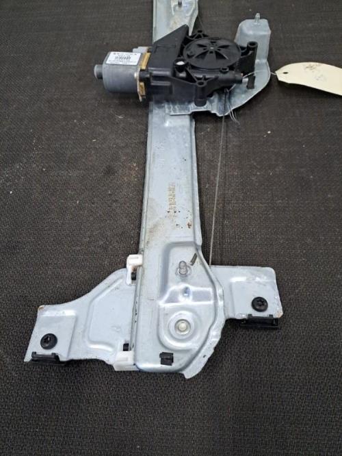 Image Leve vitre electrique avant droit - PEUGEOT 2008 1