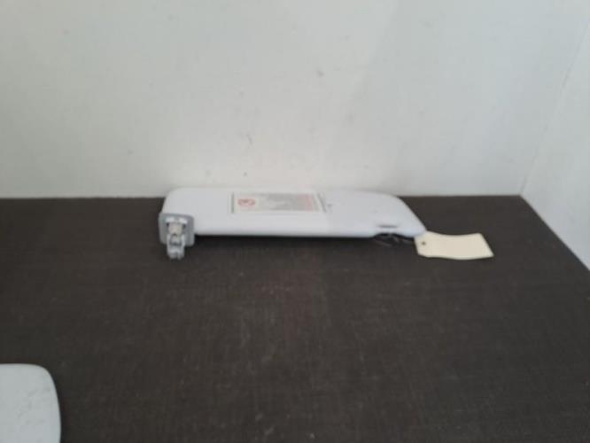 Image Pare soleil droit - PEUGEOT 208 1