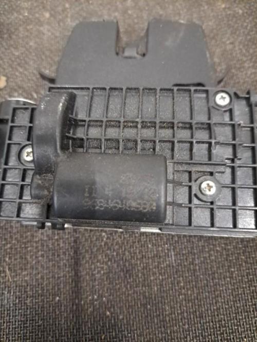Image Serrure de coffre - PEUGEOT 3008 1