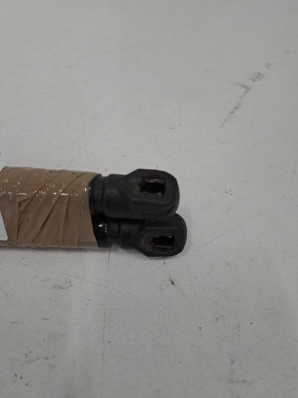 Verin de coffre SUZUKI CELERIO Essence - 1