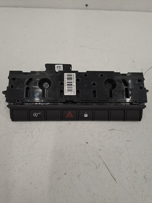 Bouton de warning RENAULT CLIO 5 PHASE 1 Essence - 1