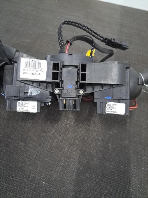 Image Com (Bloc Contacteur Tournant+Commodo Essuie Glace+Commodo Phare) - RENAULT CLIO 4