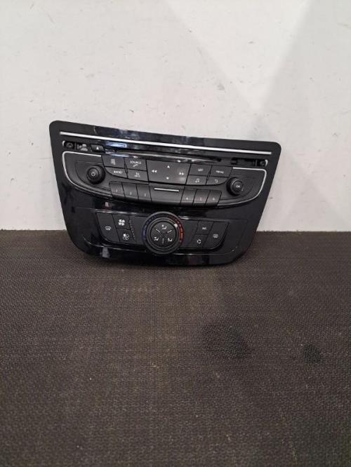 Image Facade autoradio - PEUGEOT 508 1