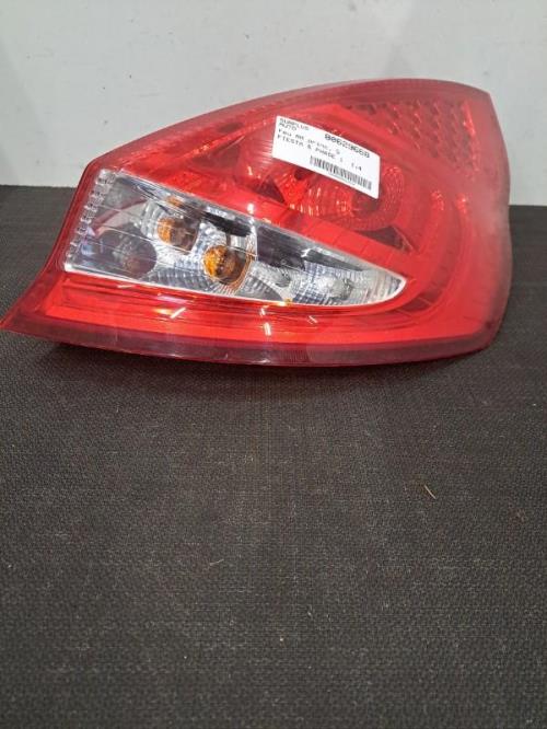 Image Feu arriere principal droit (feux) - FORD FIESTA 6